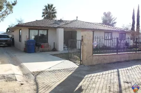 1346 Avenue Q-2 E, Palmdale, CA 93550 photo 2