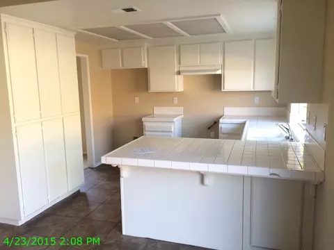 43922 27th St E, Lancaster, CA 93535 photo 4