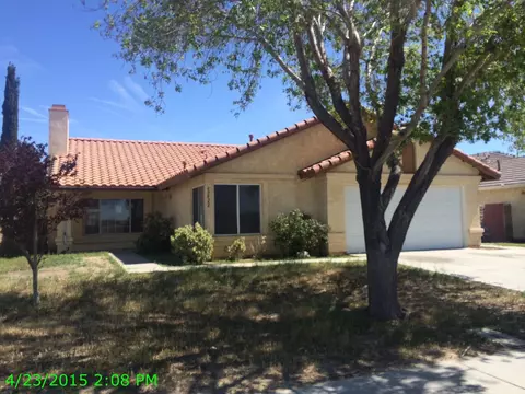 43922 27th St E, Lancaster, CA 93535 photo 1