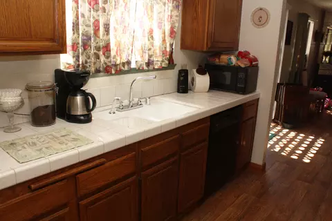 37526 48th St, Palmdale, CA 93552 photo 2
