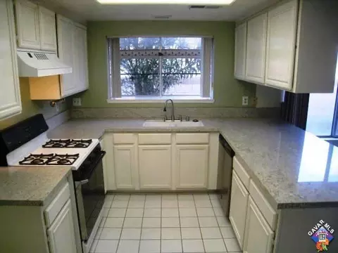 1746 Michael Dr, Lancaster, CA 93535 photo 5