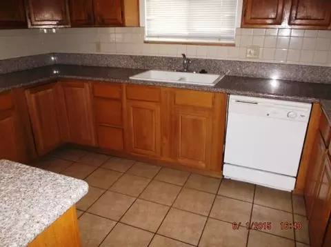 38323 Rita St, Palmdale, CA 93550 photo 2