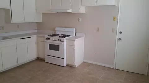 44309 Fenhold St, Lancaster, CA 93535 photo 3