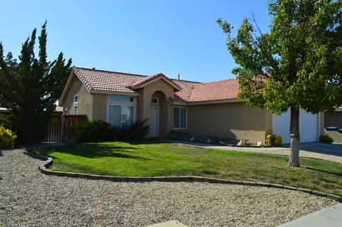 36913 57th St E, Palmdale, CA 93552 photo 2
