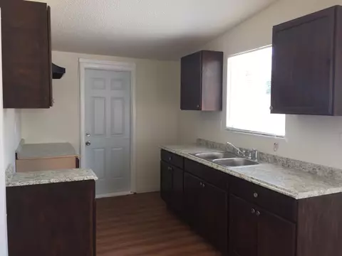 44133 2nd St E, Lancaster, CA 93535 photo 4