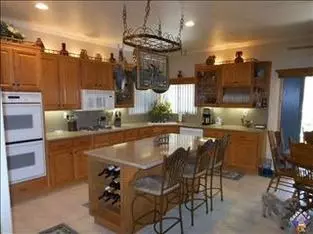 42315 Aaron Ct, Lancaster, CA 93536 photo 3