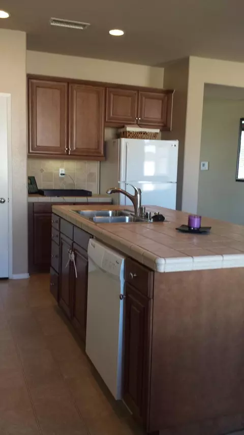 45526 2nd St E, Lancaster, CA 93535 photo 4