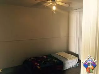639 E Ovington St, Lancaster, CA 93535 photo 9