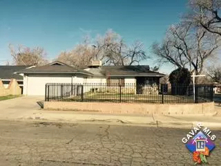 639 E Ovington St, Lancaster, CA 93535 photo 1