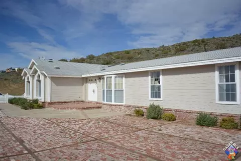 6749 Ranchitos Dr, Acton, CA 93510 photo 2