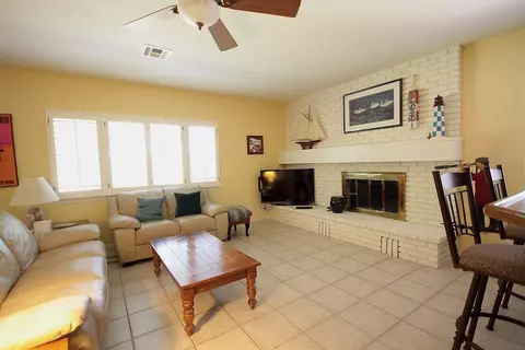 2819 Vahan Ct, Lancaster, CA 93536 photo 6