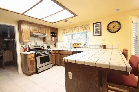 2819 Vahan Ct, Lancaster, CA 93536 photo 8