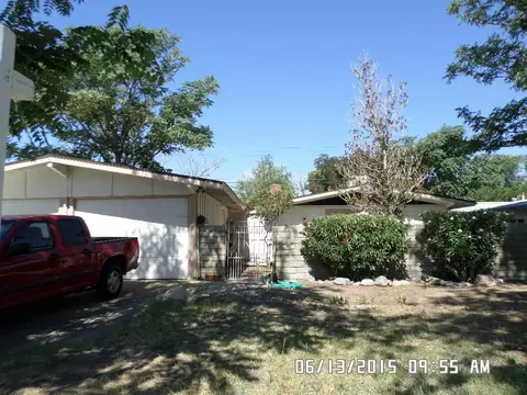 44453 3rd St E, Lancaster, CA 93535 photo 2