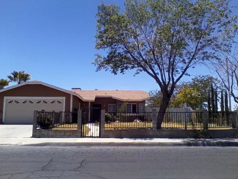 44753 27th St E, Lancaster, CA 93535 photo 1