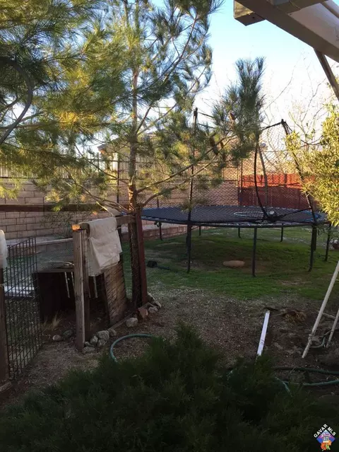 37637 57th St E, Palmdale, CA 93552 photo 8