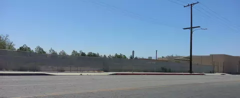 38470 6th St E, Palmdale, CA 93550 photo 1