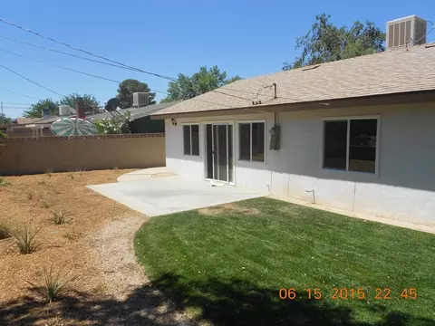 45432 3rd St, Lancaster, CA 93535 photo 2