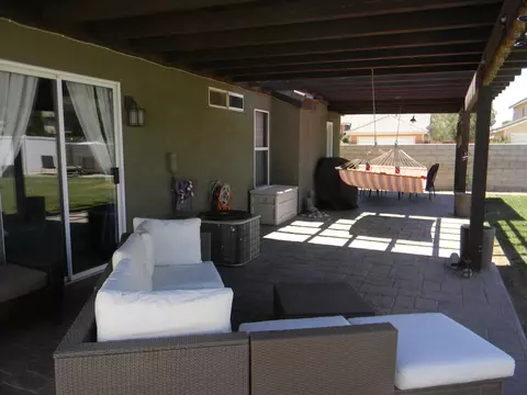 43219 Vineyard Dr, Lancaster, CA 93535 photo 20