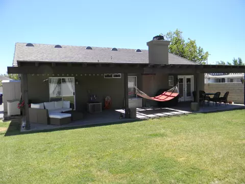 43219 Vineyard Dr, Lancaster, CA 93535 photo 22
