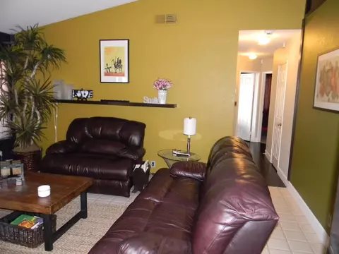 43219 Vineyard Dr, Lancaster, CA 93535 photo 9