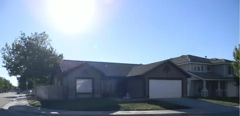 43219 Vineyard Dr, Lancaster, CA 93535 photo 1