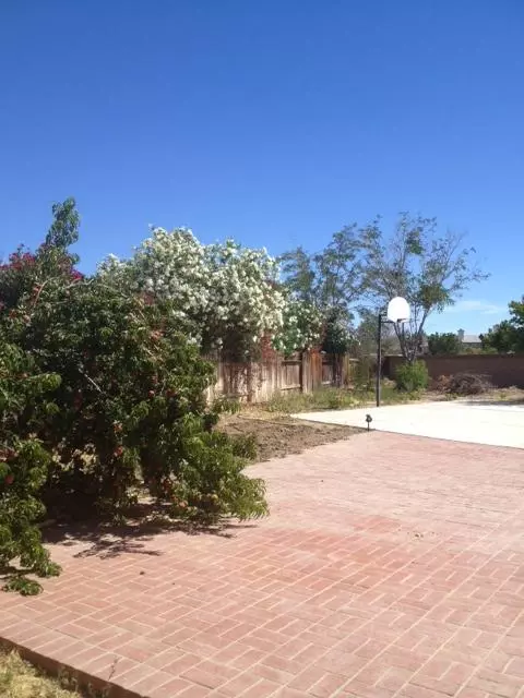 44574 Shadowcrest Dr, Lancaster, CA 93536 photo 19