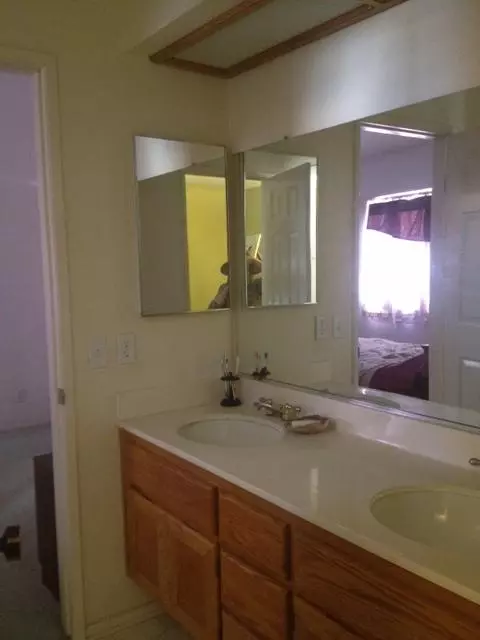 44574 Shadowcrest Dr, Lancaster, CA 93536 photo 13