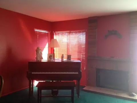 44574 Shadowcrest Dr, Lancaster, CA 93536 photo 4