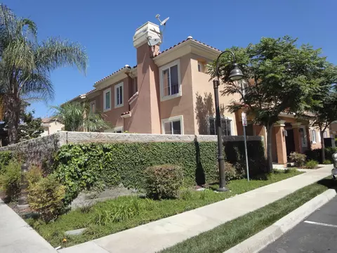4144 Laredo Ln # B, Simi Valley, CA 93063 photo 2
