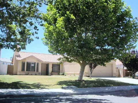 44633 26th St E, Lancaster, CA 93535 photo 2