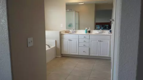 44260 Dahlia St, Lancaster, CA 93535 photo 10