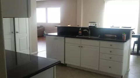 44260 Dahlia St, Lancaster, CA 93535 photo 9