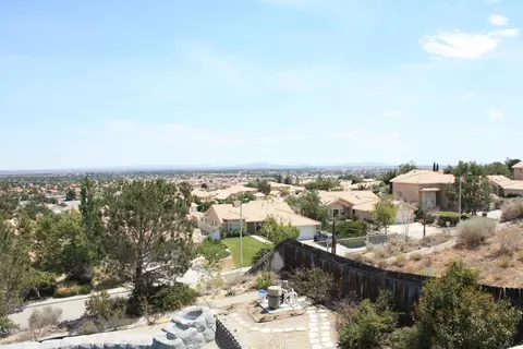 36442 Blacksmith Dr, Palmdale, CA 93550 photo 3