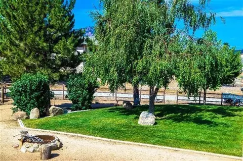 27300 Needles Ct, Tehachapi, CA 93561 photo 5