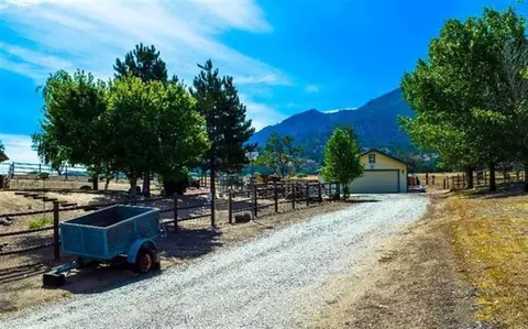 27300 Needles Ct, Tehachapi, CA 93561 photo 2
