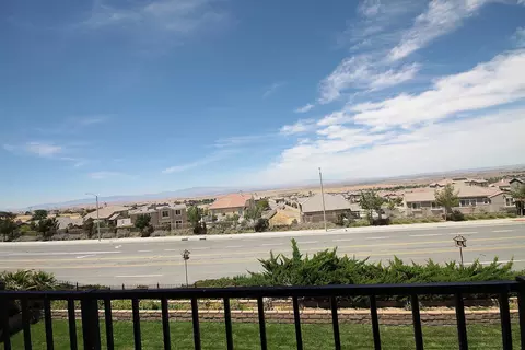 6905 Granada Dr, Palmdale, CA 93551 photo 26