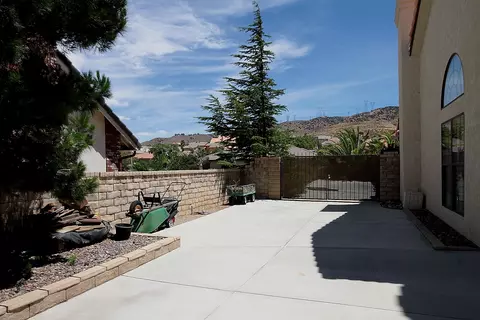 6905 Granada Dr, Palmdale, CA 93551 photo 24