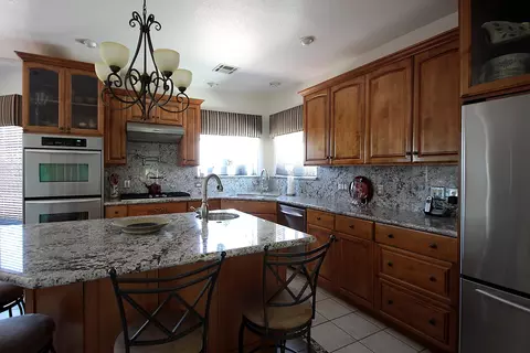 6905 Granada Dr, Palmdale, CA 93551 photo 10