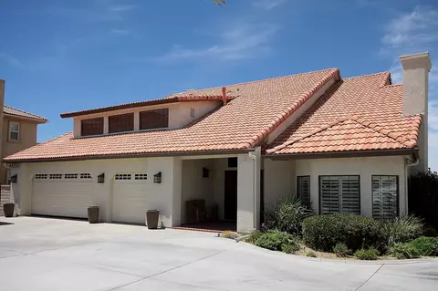 6905 Granada Dr, Palmdale, CA 93551 photo 1