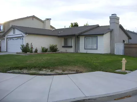 2101 Forry St, Lancaster, CA 93536 photo 2