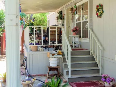 43850 20th E #167, Lancaster, CA 93535 photo 2