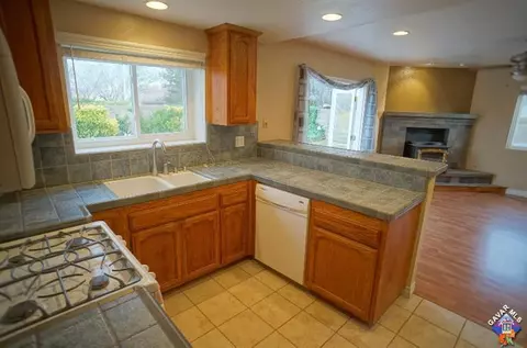 43044 Fenner Ave, Lancaster, CA 93536 photo 5
