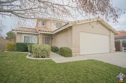43044 Fenner Ave, Lancaster, CA 93536 photo 1