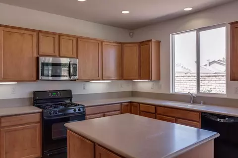 44821 Ruthron St, Lancaster, CA 93536 photo 9