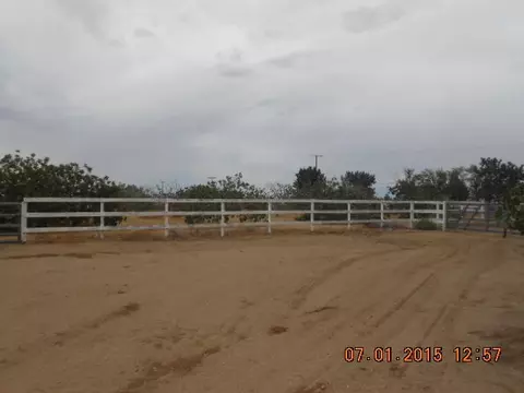 8031 Avenue E W, Lancaster, CA 93536 photo 32