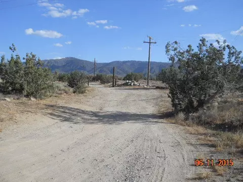 32000 263rd St E, Llano, CA 93544 photo 17