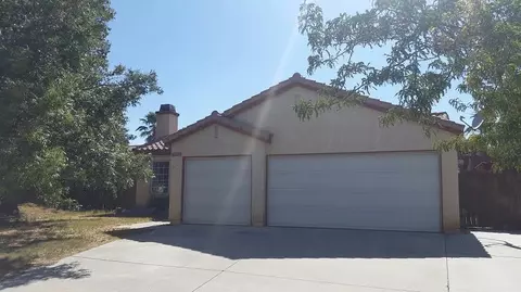 36529 James Pl, Palmdale, CA 93550 photo 2