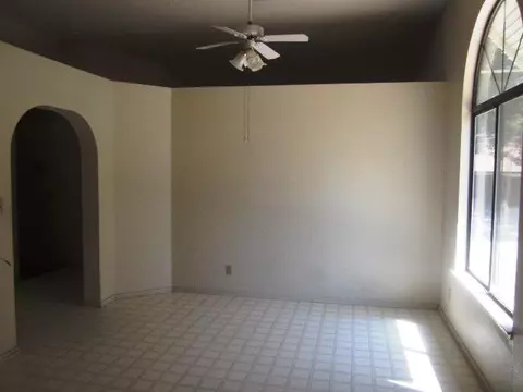 4327 Adobe Dr, Palmdale, CA 93552 photo 4