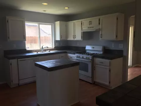 2110 Lightcap St, Lancaster, CA 93535 photo 8
