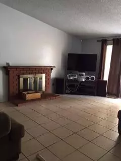 44107 Gingham Ave, Lancaster, CA 93535 photo 2